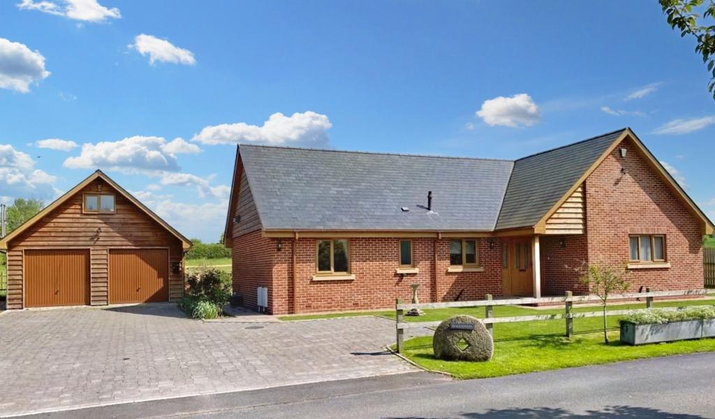 Cross Keys, Hereford, HR1 4 bed detached house for sale £615,000