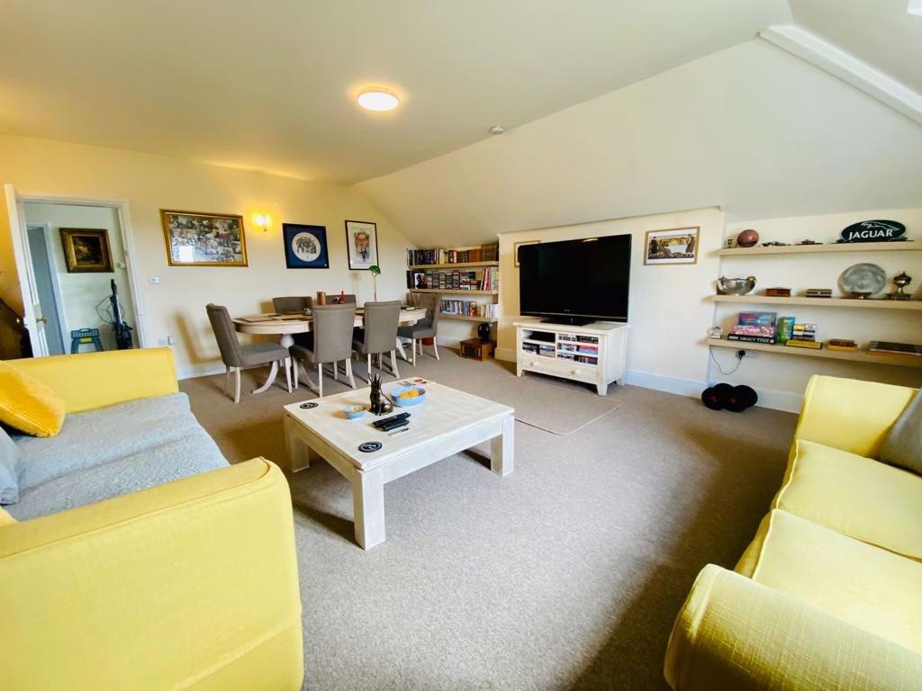 4 Elgar Court, Hampton Park Road, Hereford, HR1 3 bed flat for sale £