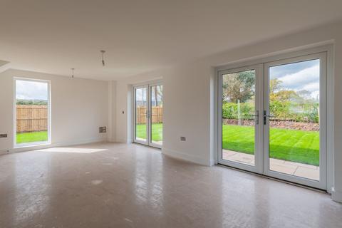 3 bedroom end of terrace house for sale, Haynstone Court, Preston-On-Wye, Hereford, HR2