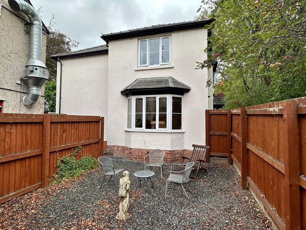 Canal Road, Hereford, HR1 2 bed semidetached house for sale £210,000