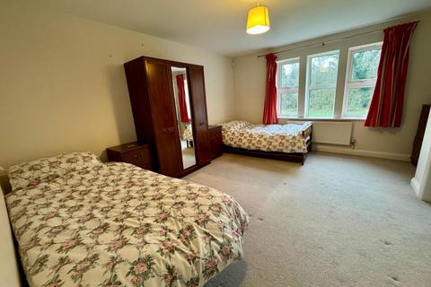 3 bedroom flat for sale, Woodfield Gardens, Belmont, Hereford, HR2