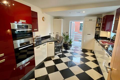 3 bedroom flat for sale, Bridge Street, Hereford, HR4