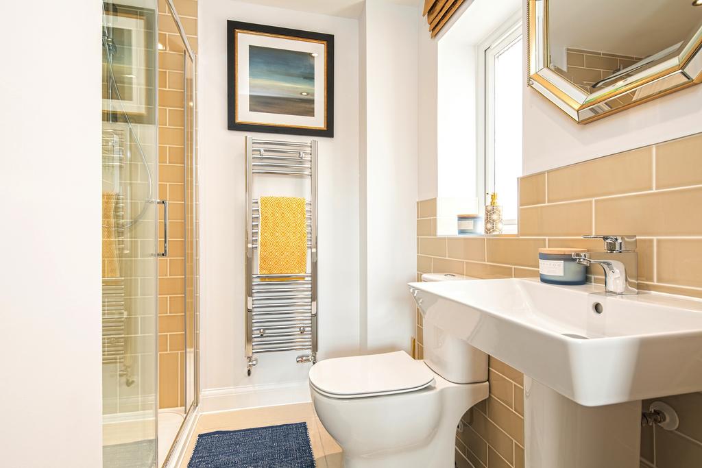 En suite bathroom in the Ingleby 4 bedroom home