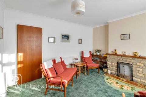 3 bedroom end of terrace house for sale - Defoe Crescent, Mile End, Colchester, Essex, CO4