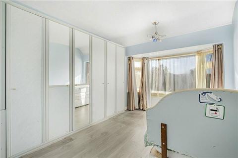 14 Oxford Close, Mitcham, CR4 1DY