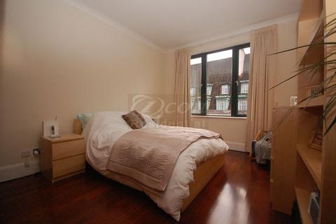 2 bedroom apartment to rent - Forum Mangum Square, Waterloo, London, SE1