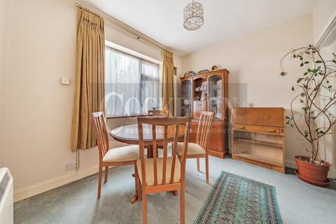 1 Keightley Drive, London, SE9 2HF
