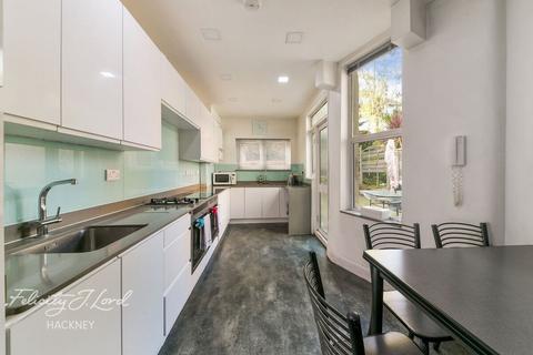 3 Lingwood Road, London, E5 9BN