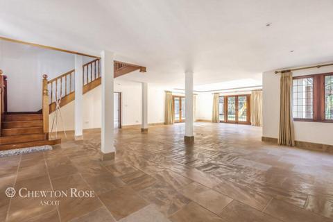 5 bedroom detached house for sale, Winkfield Road, Ascot