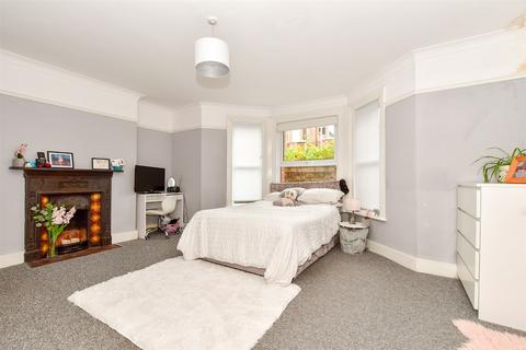 1 bedroom apartment for sale, St. John's Church Road, Folkestone, Kent