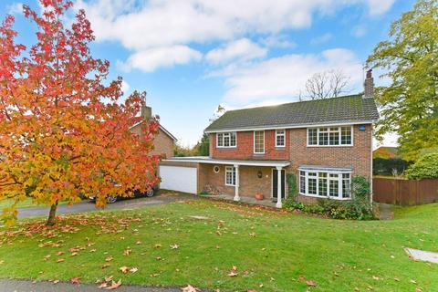 9 Knightwood Close, Reigate, RH2 8BE