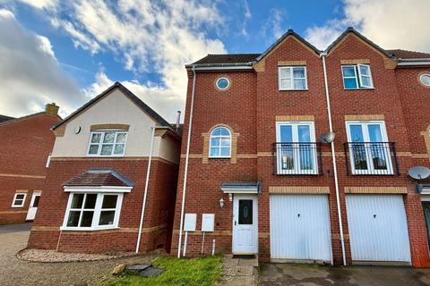 3 bedroom semi-detached house to rent, Bluebell Close, Oadby, LE2