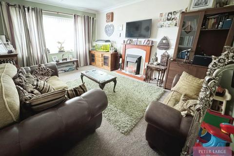 2 bedroom apartment for sale, 21 Brandon Court, Russell Road, Rhyl, LL18 3DW