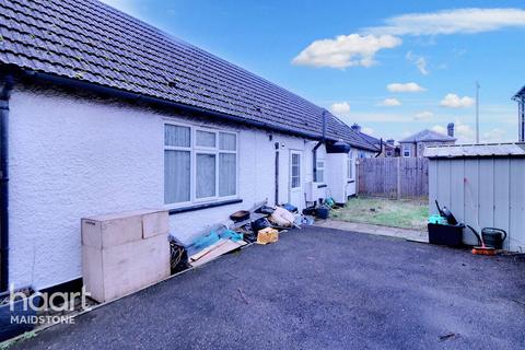 2 bedroom semi-detached bungalow for sale - Westree Road, Maidstone