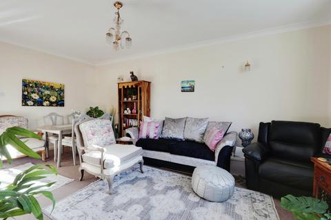 2 bedroom ground floor flat for sale - Cherry Garth, Beck Bank, Cottingham, HU16 4LH