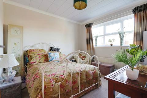 2 bedroom ground floor flat for sale, Cherry Garth, Beck Bank, Cottingham, HU16 4LH
