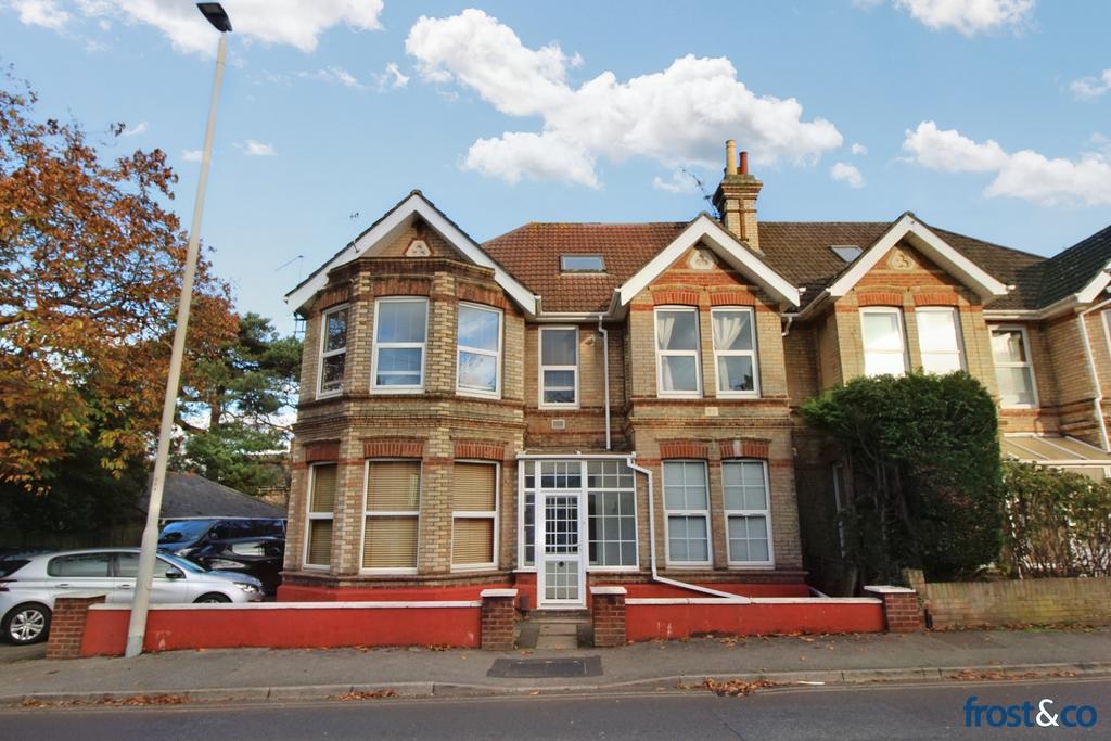 Kingsbridge Road, Lower Parkstone 2 bed apartment to rent £1,100 pcm (£254 pw)