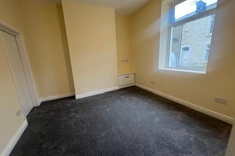 2 bedroom terraced house to rent, Oswald Street, Accrington