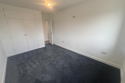 2 bedroom flat to rent, Bletchley, Milton Keynes MK2