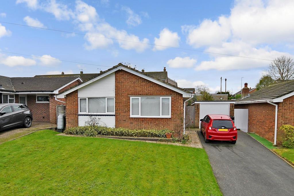 Park View Road, Uckfield, East Sussex 2 bed detached bungalow for sale
