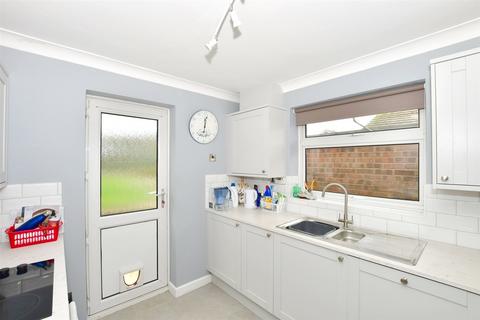 2 bedroom detached bungalow for sale, Parkview Road, Uckfield, East Sussex