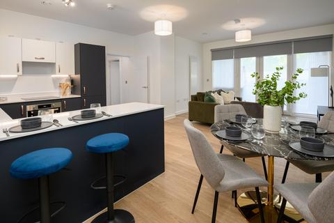 2 bedroom flat to rent - Station Avenue, Walton-on-Thames, KT12