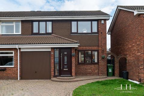 14 Chevington Way, Hornchurch, RM12 6RN