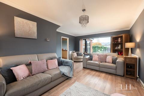 14 Chevington Way, Hornchurch, RM12 6RN