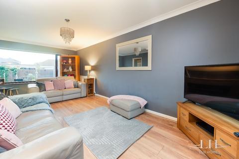 14 Chevington Way, Hornchurch, RM12 6RN