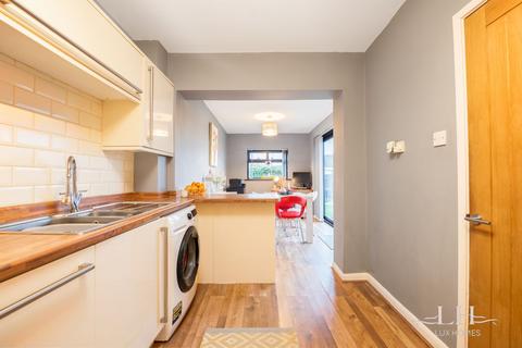 14 Chevington Way, Hornchurch, RM12 6RN