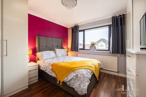 14 Chevington Way, Hornchurch, RM12 6RN