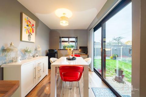 14 Chevington Way, Hornchurch, RM12 6RN