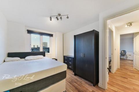 2 bedroom apartment for sale, Locksons Close, London, E14