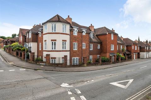 2 bedroom flat for sale - High Street, Billingshurst, RH14
