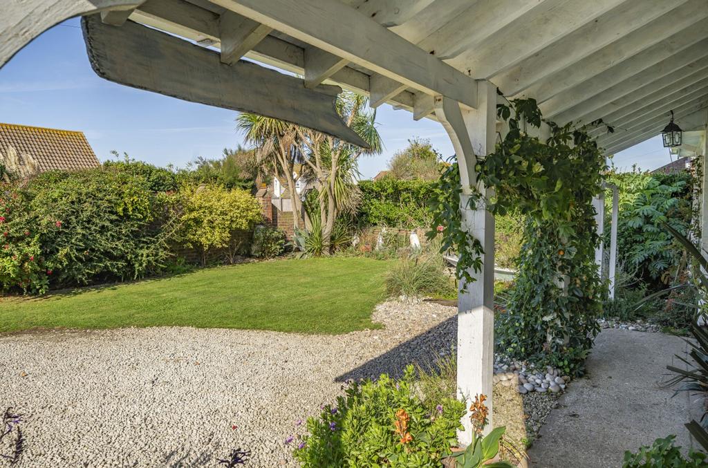 Jolliffe Road, West Wittering, PO20 5 bed chalet for sale £1,000,000