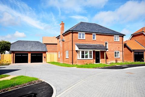 4 bedroom detached house for sale, Main Road, Yapton, BN18