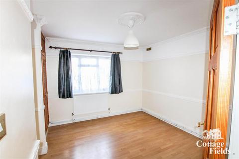 2 bedroom ground floor flat for sale - Grove Road West, Enfield, ,, EN3 5SY