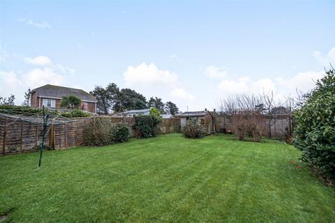 4 bedroom detached house for sale, The Horseshoe, Selsey, PO20