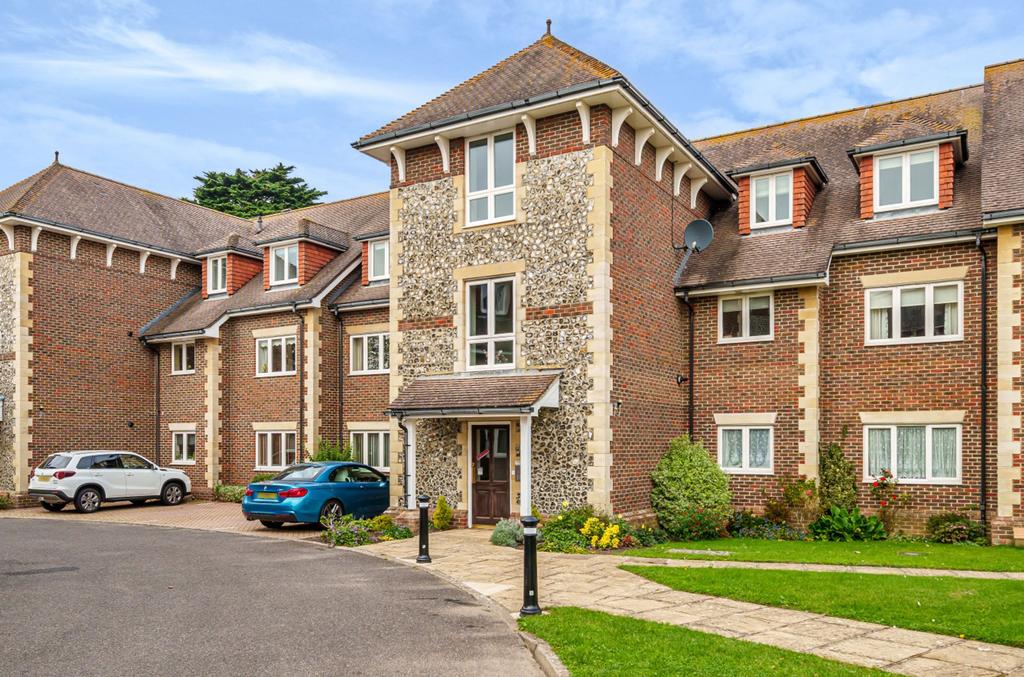 Greenfields, MiddletonOnSea, PO22 2 bed flat for sale £260,000