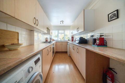 143 Kings Road, Haslemere, GU27 2QQ
