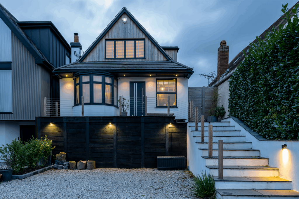 Old Bridge Road, Bournemouth BH6 3 bed detached house for sale £650,000