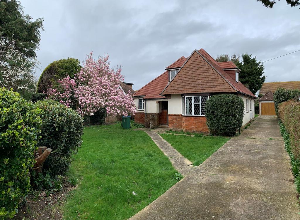 Tudor Close, Bognor Regis, PO22 3 bed detached house for sale £470,000