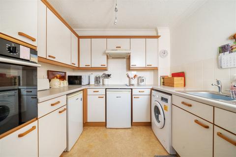 1 bedroom flat for sale - Shrubbs Drive, Buckingham Court Shrubbs Drive, PO22
