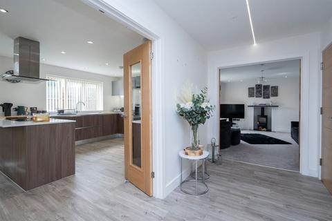 5, Grand Oaks Grange Worthing Road, Southwater, Horsham, RH13 9BS