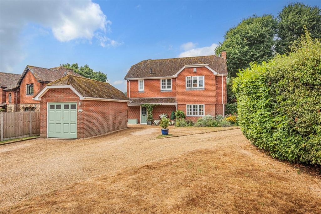West Chiltington Road, Pulborough, RH20 3 bed detached house £725,000