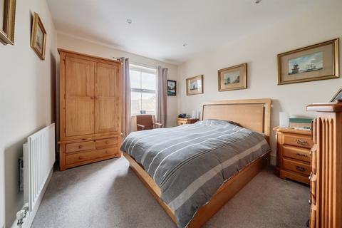 2 bedroom flat for sale, Barnhouse Close, Pulborough, RH20