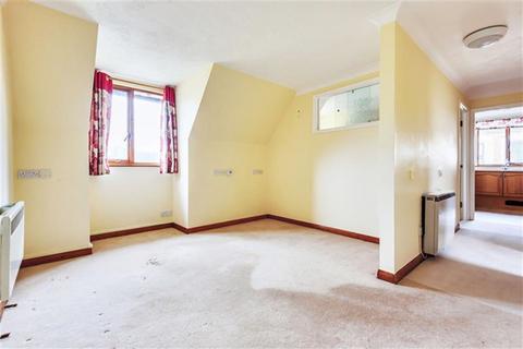 2 bedroom flat for sale, Russell Court, Midhurst, GU29