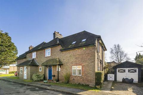 2, Midway Cottages Broad Road, Hambrook, Chichester, PO18 8RG