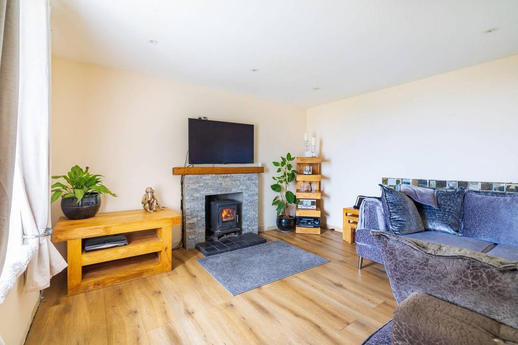 Glen Cottage, Land And Mobile Lodge, Mallaig, PH41 4QN 2 bed cottage
