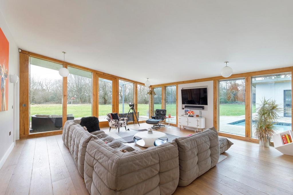 Kitchen/dining/reception room
